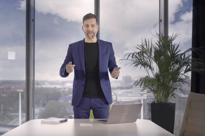 Trainer bei einer Präsentation